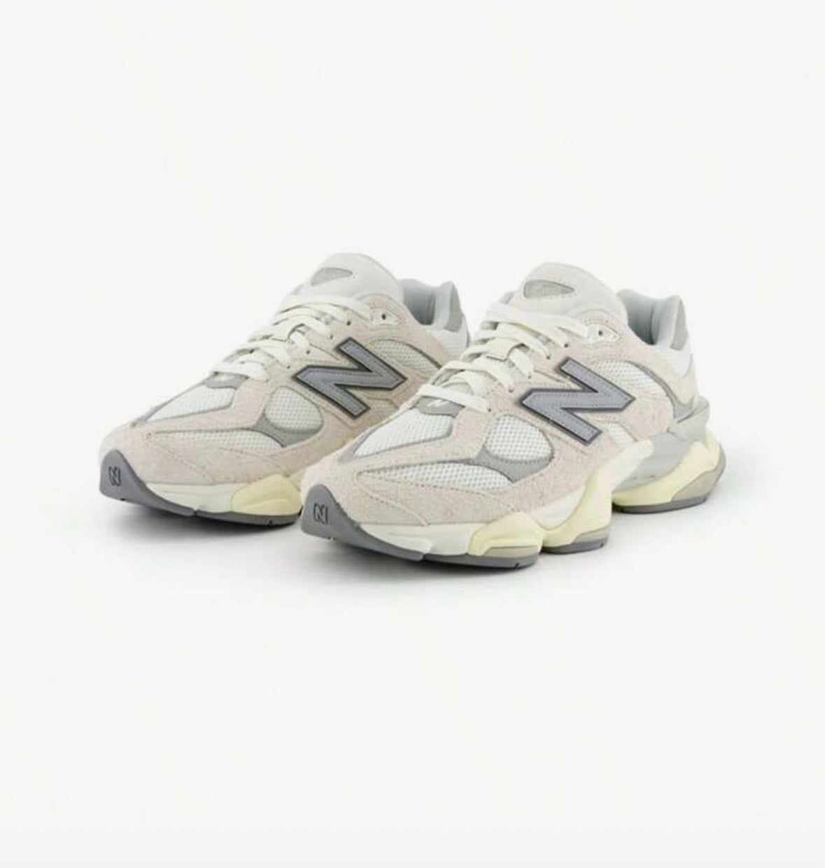 New balance sneakers {box not included please add on}